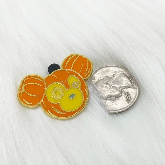 🔮 5/$25 Disney Halloween Time Pumpkin Jack-o'-lantern Duffy The Bear Pin - Picture 2 of 3